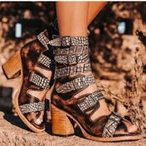 Freebird Bond Black Crocodile